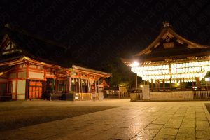 夜の八坂神社/Yasaka shrine at night