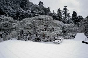 雪の銀閣寺