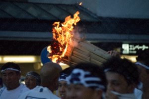 神輿洗式の松明