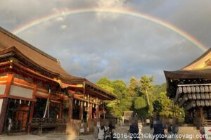 京都八坂神社虹
